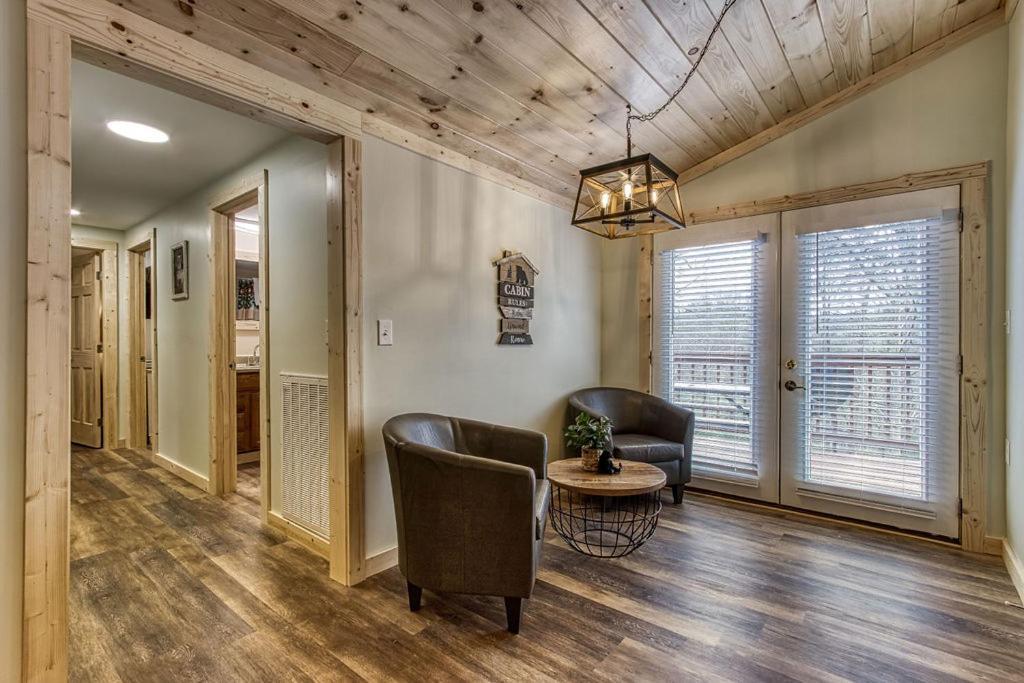 Whispering Winds, Hot Tub, Game Room, Wifi, 1089 Free Tickets Each Paid Day, Dollywood And More Gatlinburg Eksteriør billede