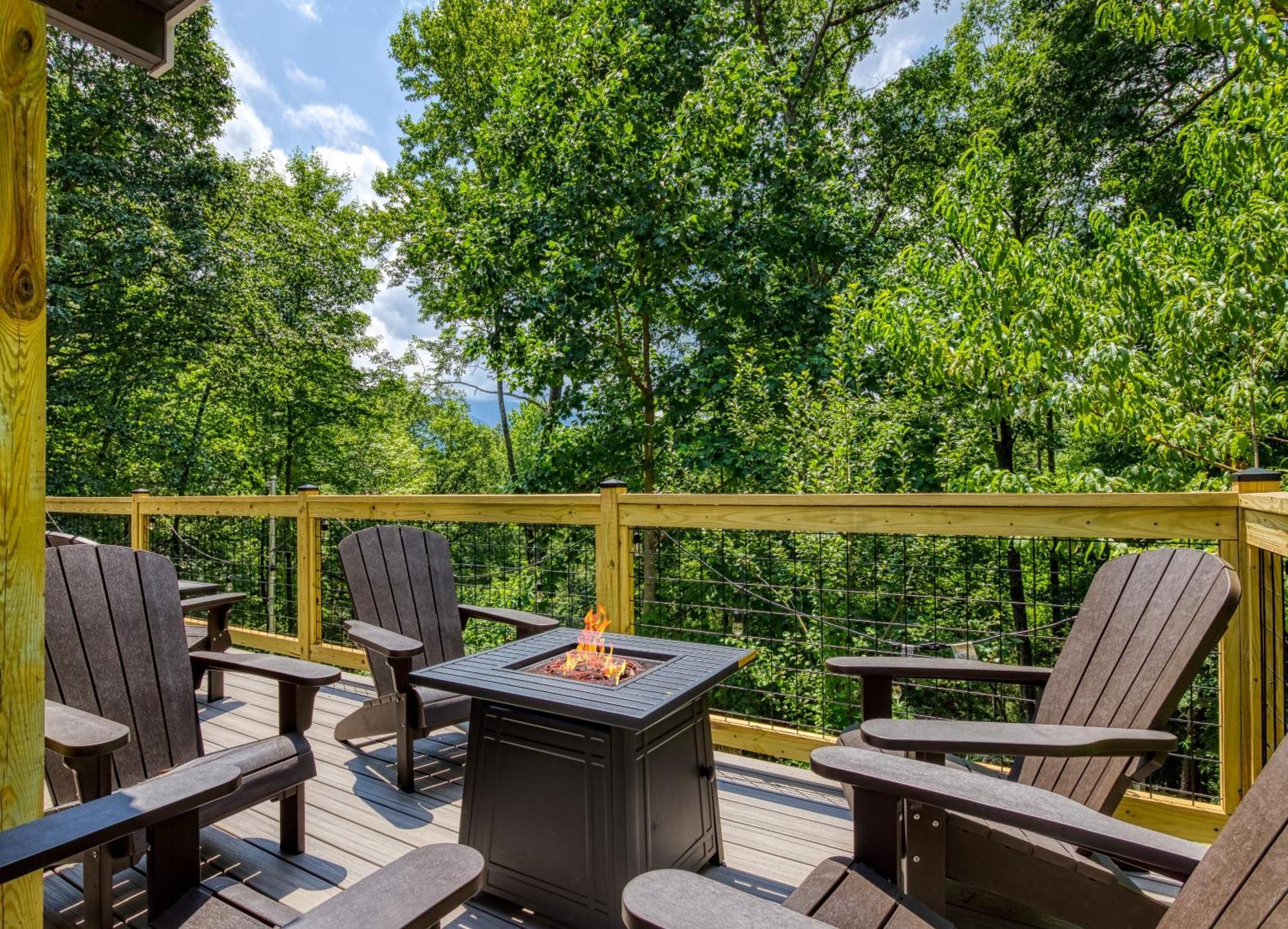 Whispering Winds, Hot Tub, Game Room, Wifi, 1089 Free Tickets Each Paid Day, Dollywood And More Gatlinburg Eksteriør billede